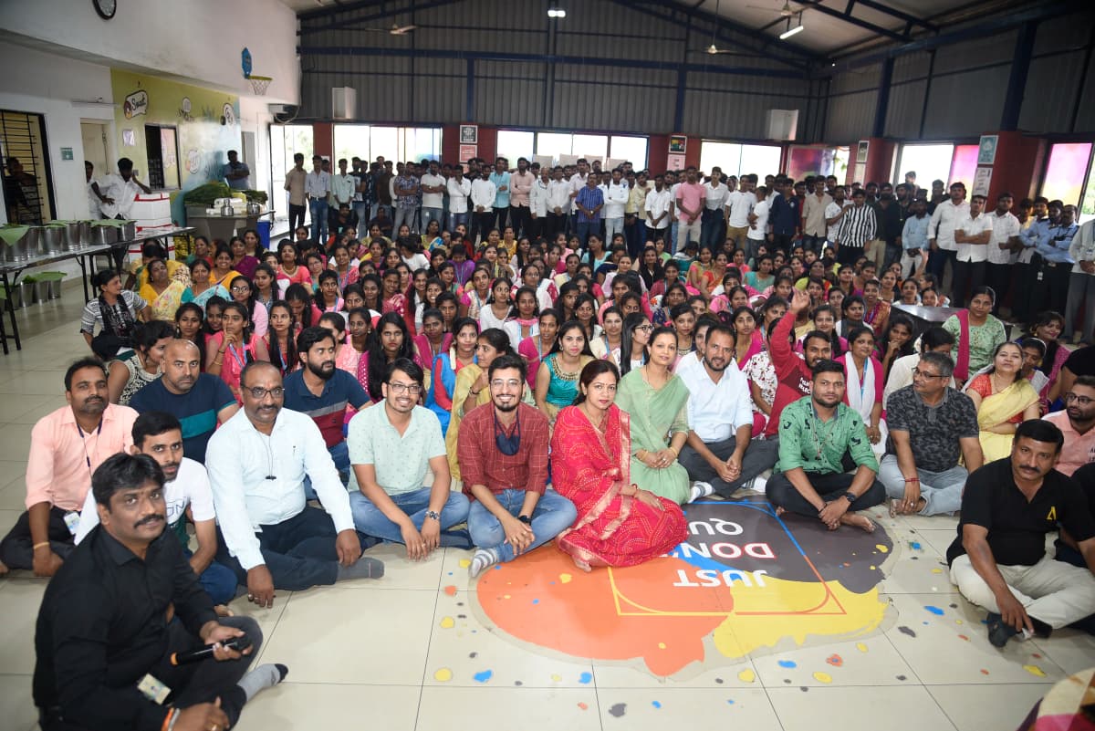 Medicine distribution facility with modern logistics